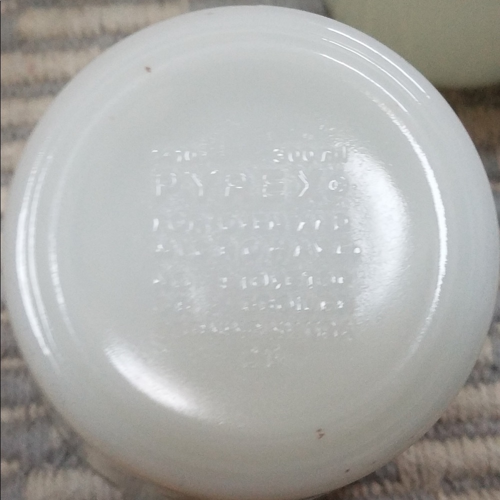 Pyrex cups - Picture 4 of 7